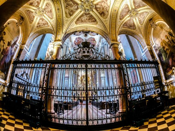 Нова година във Виена - със самолет, обслужване на български език!